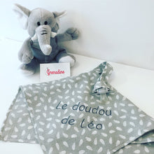 Charger l'image dans la galerie, Doudou/Attache-tétine, deux en un