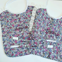 Charger l'image dans la galerie, Bavoir simple ou à volants